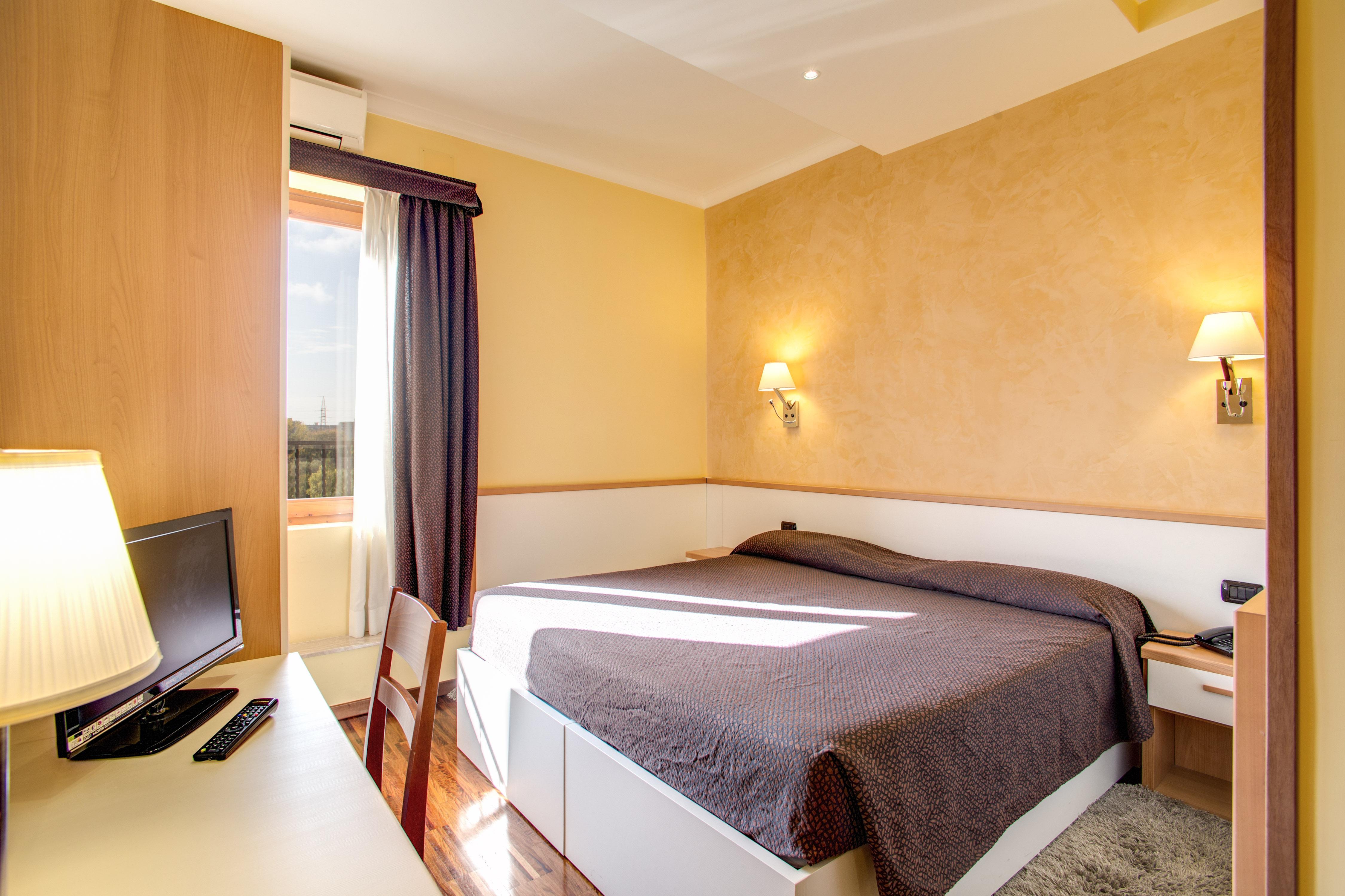 Hotel Roma Tiburtina Metro Екстер'єр фото