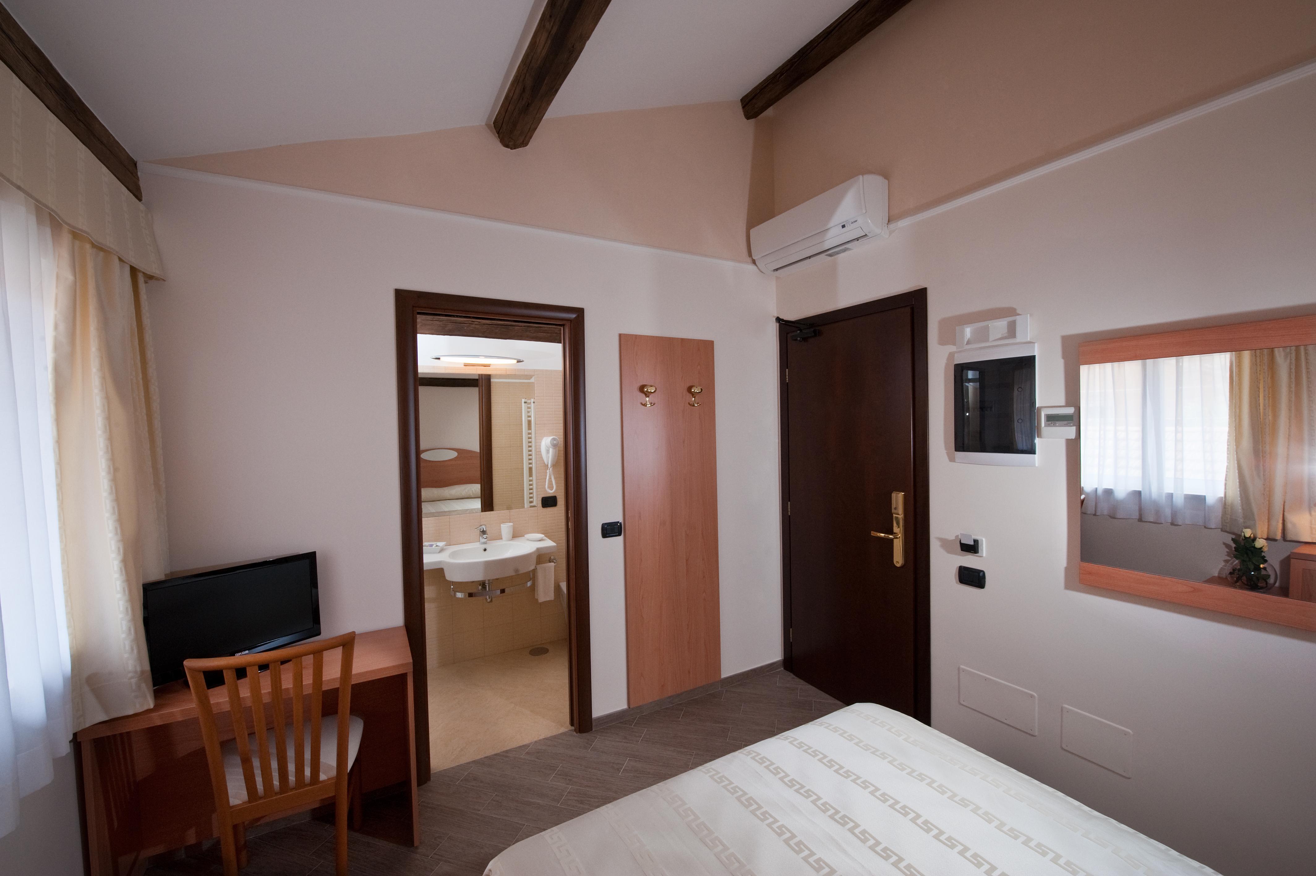 Hotel Roma Tiburtina Metro Екстер'єр фото