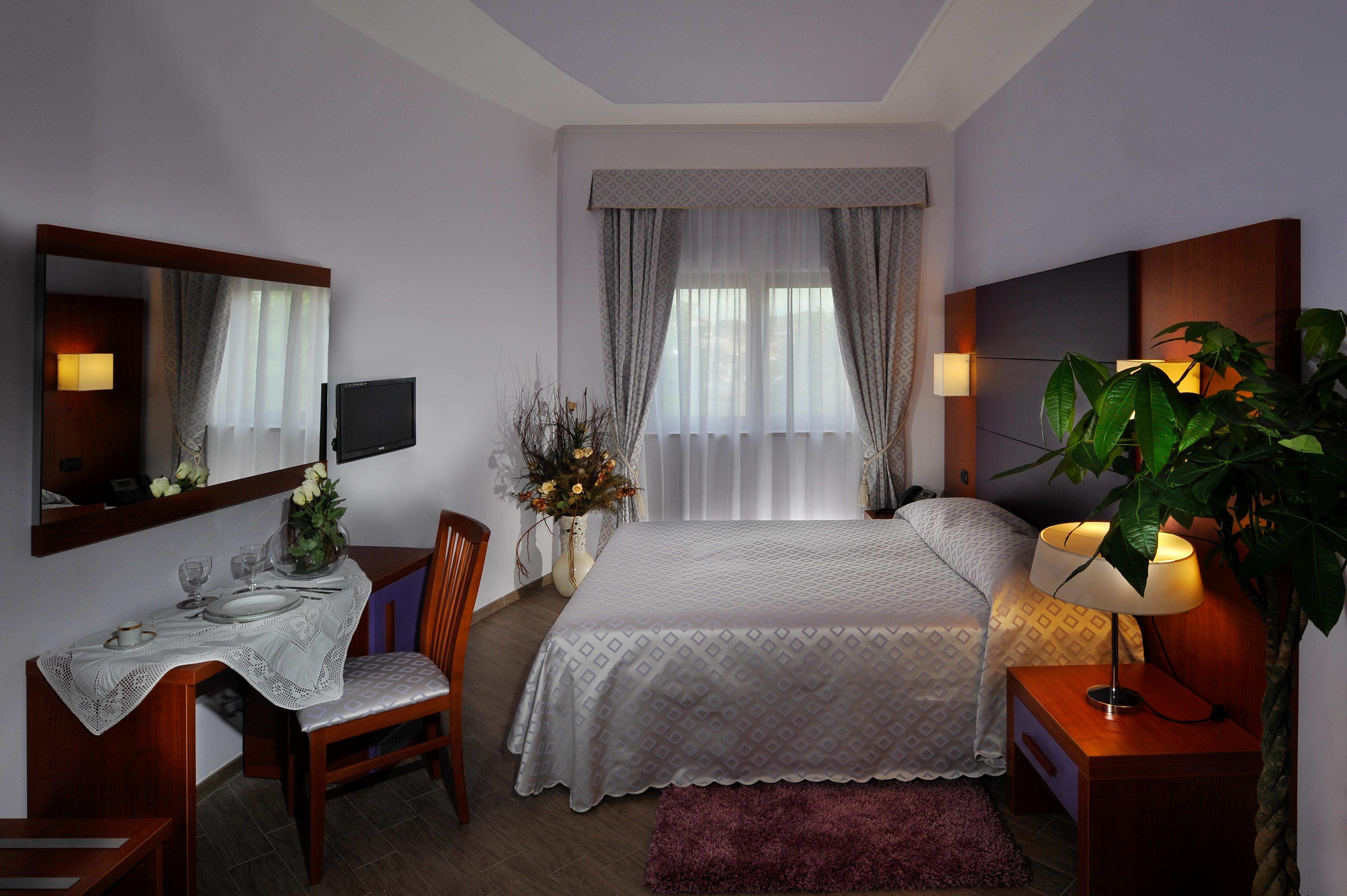 Hotel Roma Tiburtina Metro Екстер'єр фото