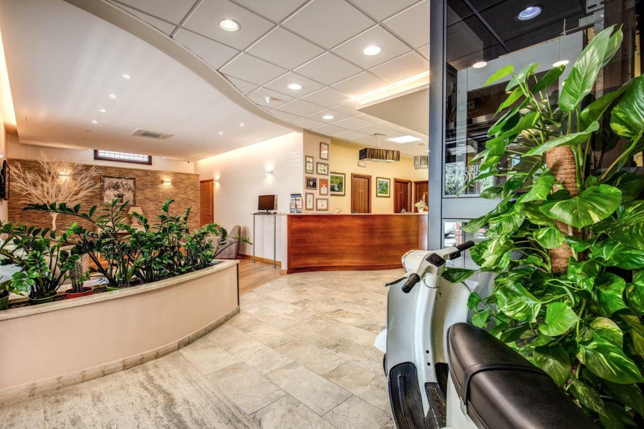 Hotel Roma Tiburtina Metro Екстер'єр фото