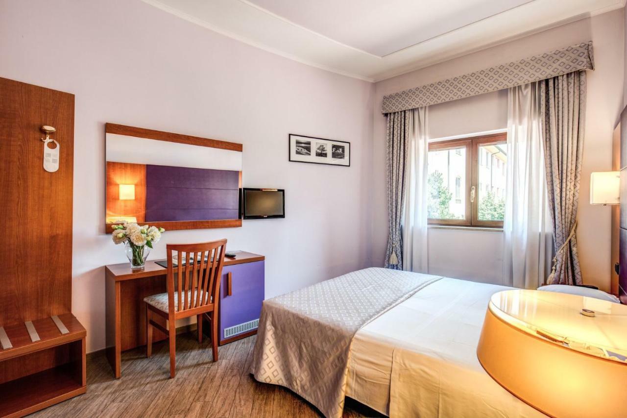 Hotel Roma Tiburtina Metro Екстер'єр фото