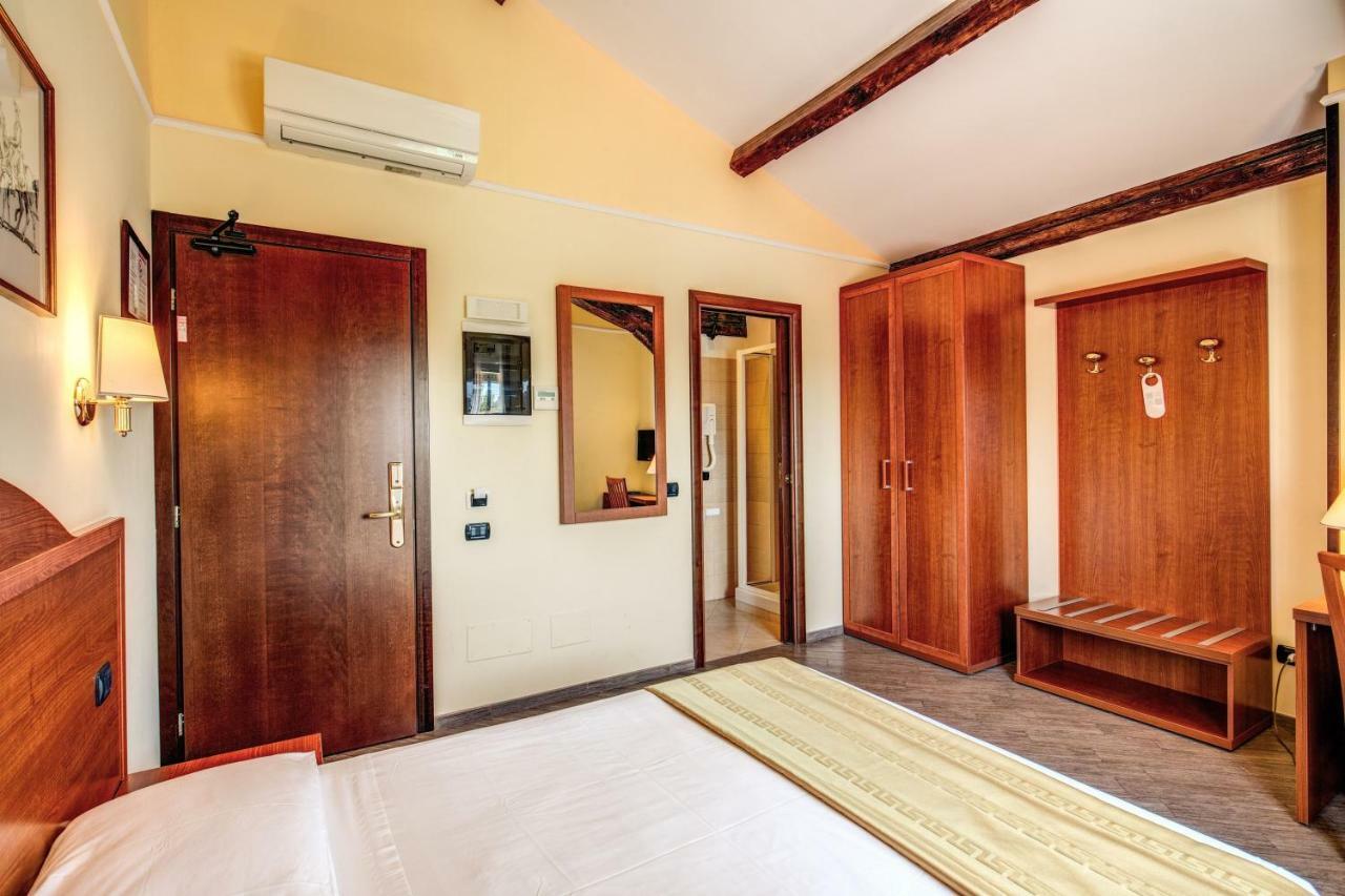 Hotel Roma Tiburtina Metro Екстер'єр фото