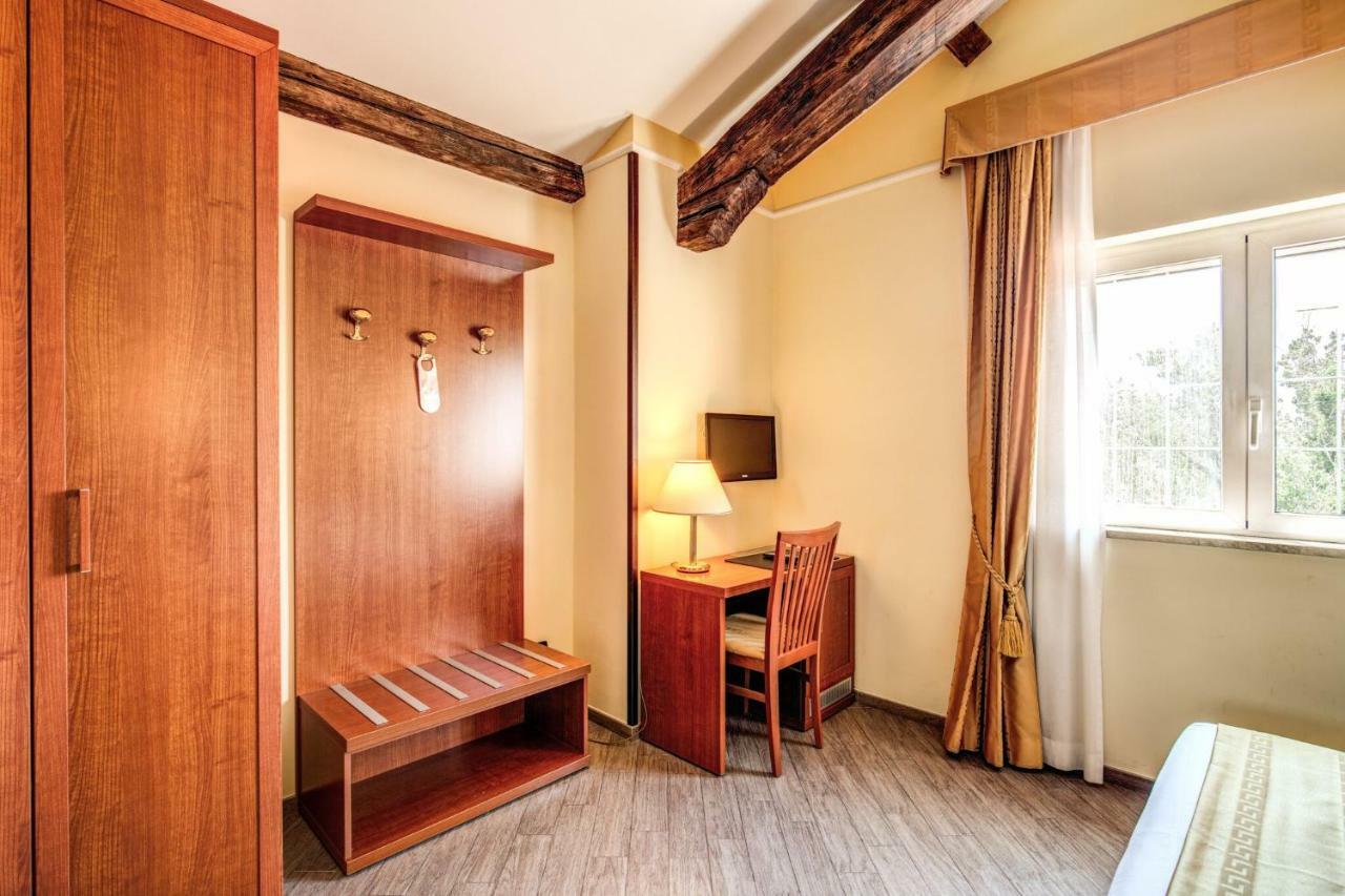 Hotel Roma Tiburtina Metro Екстер'єр фото