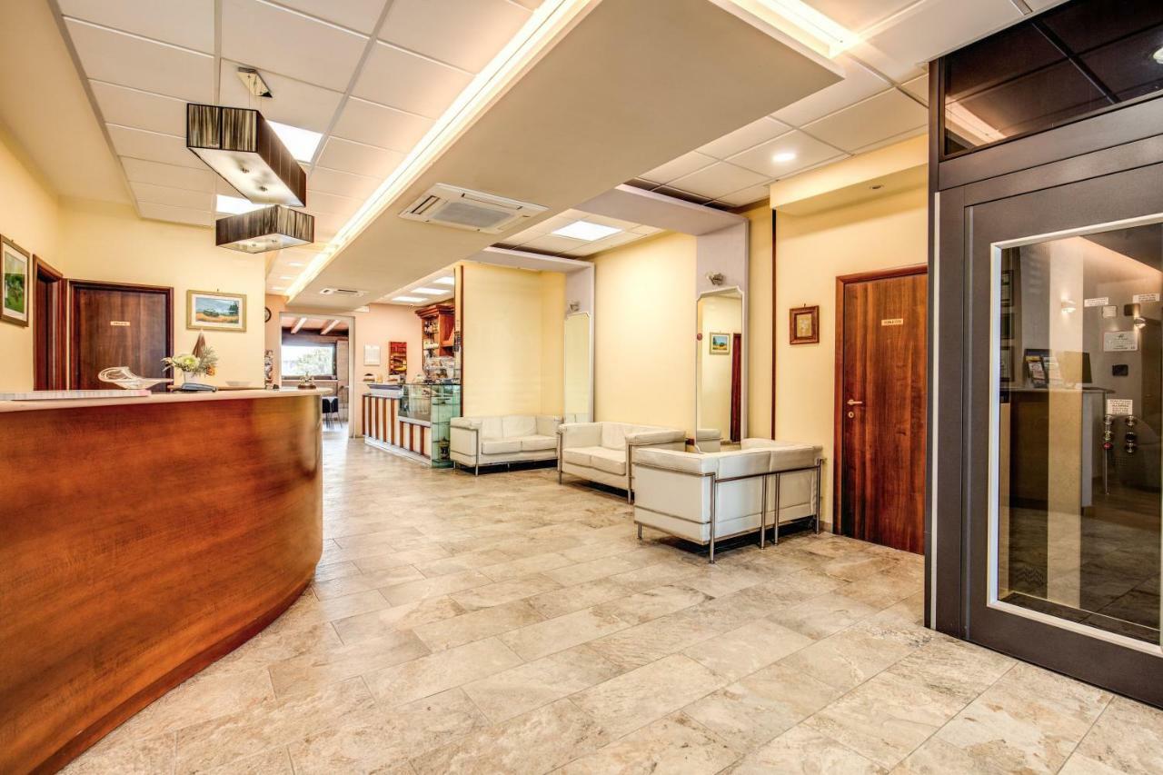 Hotel Roma Tiburtina Metro Екстер'єр фото