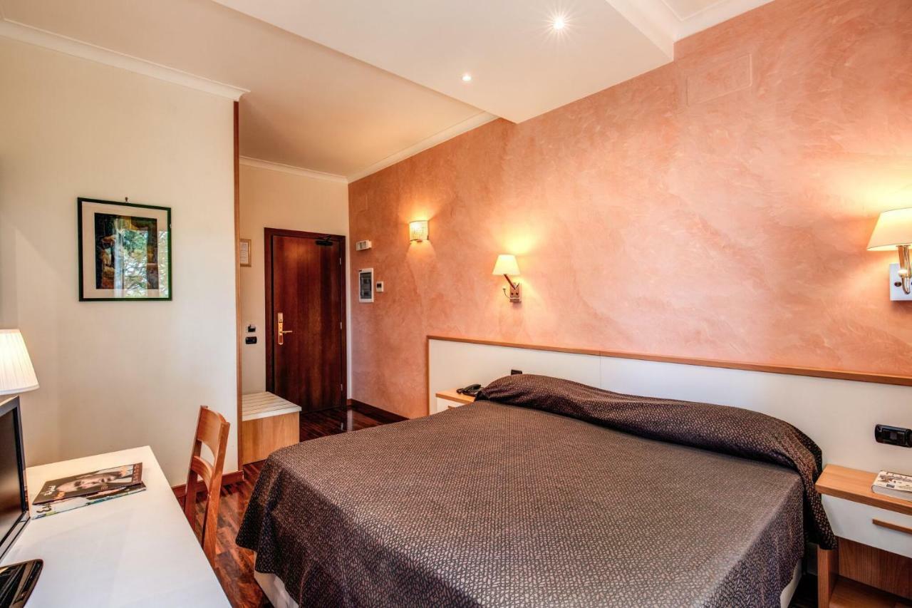 Hotel Roma Tiburtina Metro Екстер'єр фото